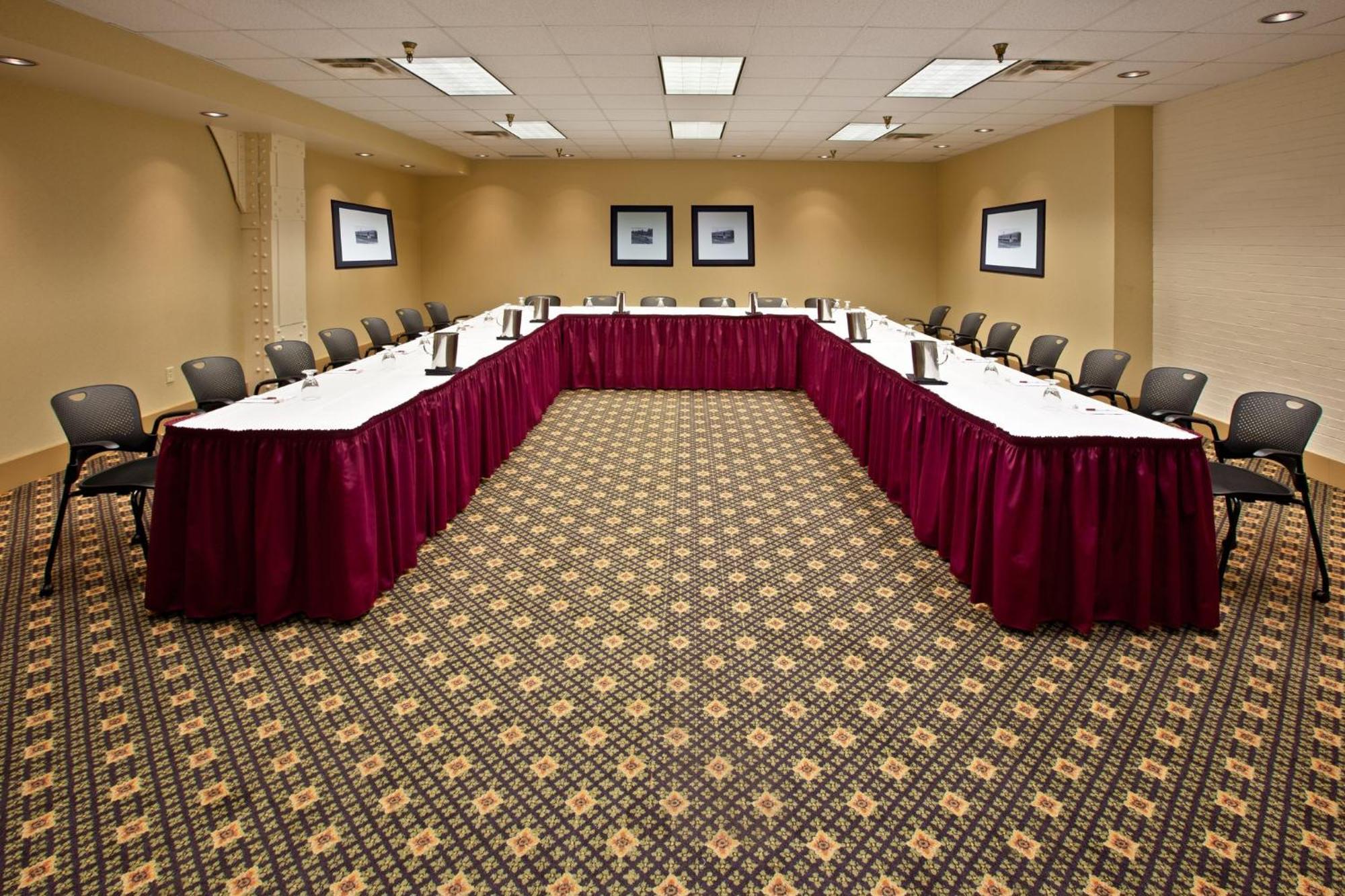 Crowne Plaza Indianapolis-dwtn-union Stn By Ihg Hotel