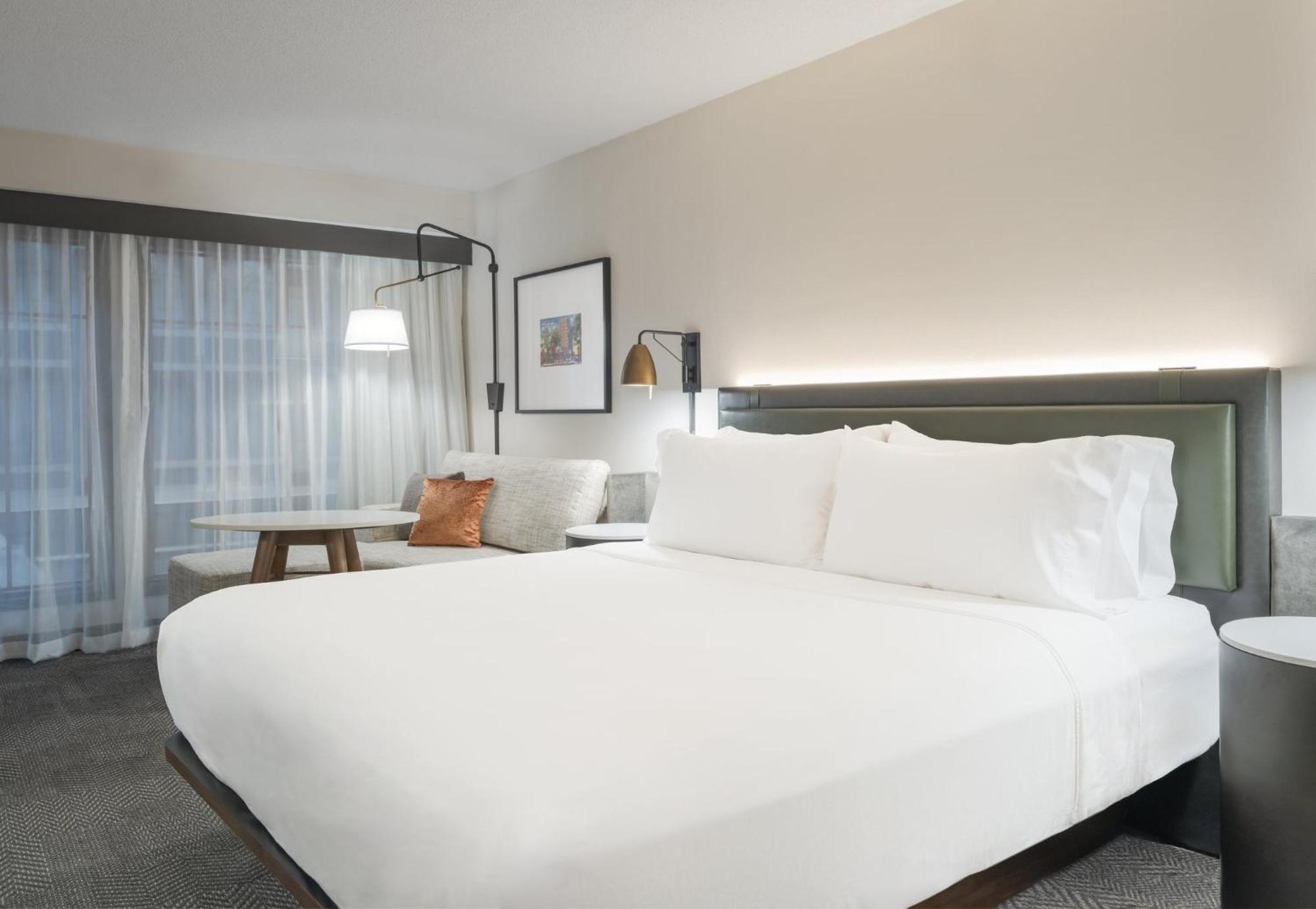Hotel Crowne Plaza Indianapolis-dwtn-union Stn By Ihg 4*